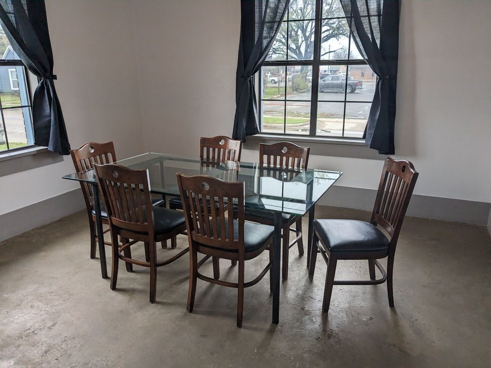 Combs Coffee - Gainesville Logo